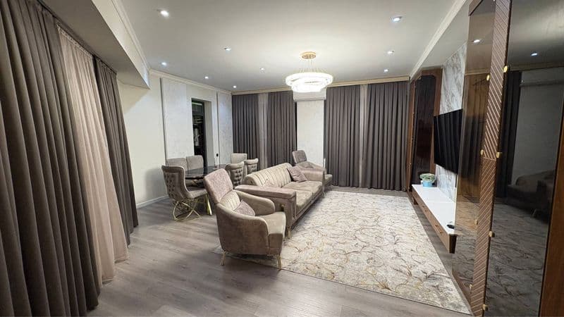 Квартира в аренду <br />
ЖК Akay City <br />
<br />
Комнат: 