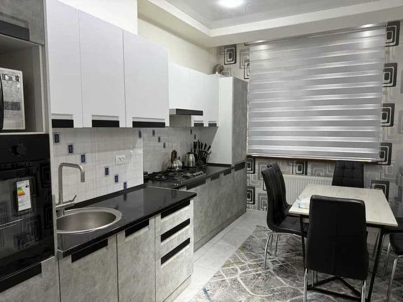 Район: Шайхантахур<br />
Адрес: Чорсу<br />
<br />
• Комнат: — фото 4