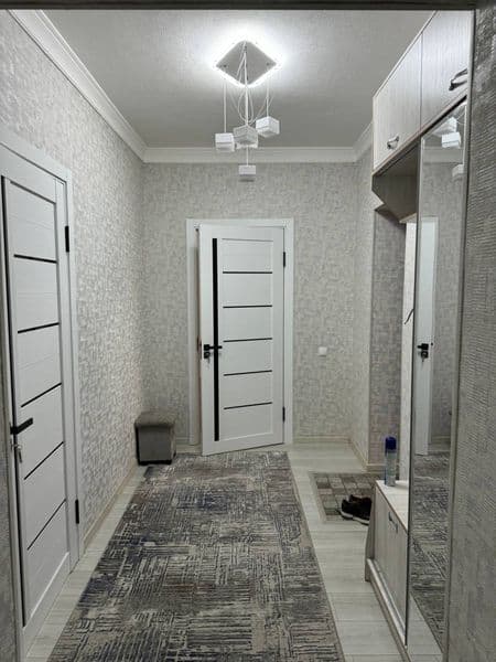 Qora tosh Inbazari oldida <br />
2 xona uy ijaraga uzoq mudd