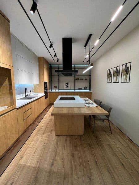 Район: Юнусабадский<br />
Адрес: модерн строй<br />
<br />
К — фото 4