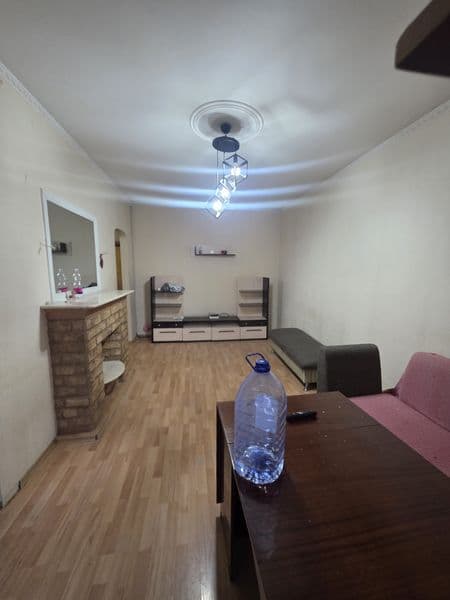 Ижарага 2 хонали 2 этаж<br />
Хоналари алохида <br />
Ориент