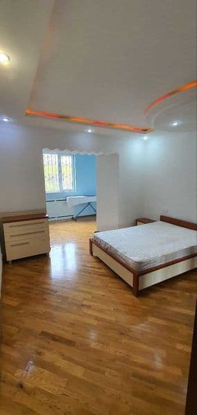 • Комнат: 3<br />
• Этаж: 4<br />
• Этажность: 12<br />
• Ра — фото 4