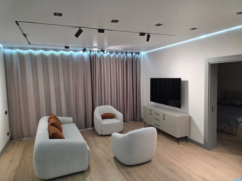 Bizada    120 kv honadon 3 honalik uy bor wunaqa uydan 8 ta 