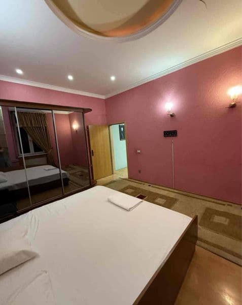 Bez makler<br />
Manzil: Yakkasaroy tumani, Next savdo marka