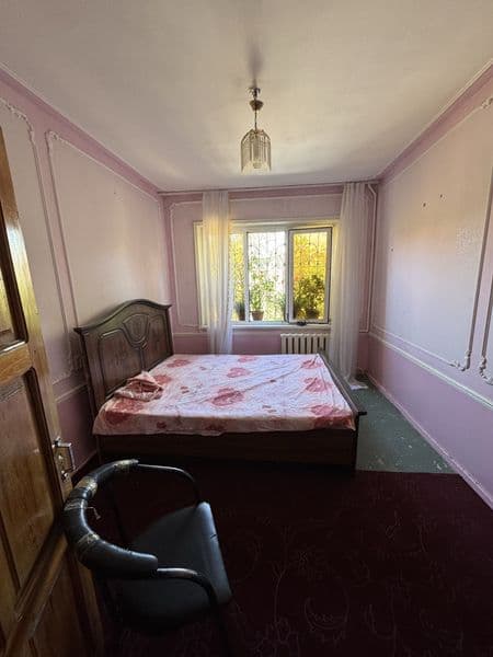 Район - Алмазарский<br />
Ориентир - парк победа <br />
Комн