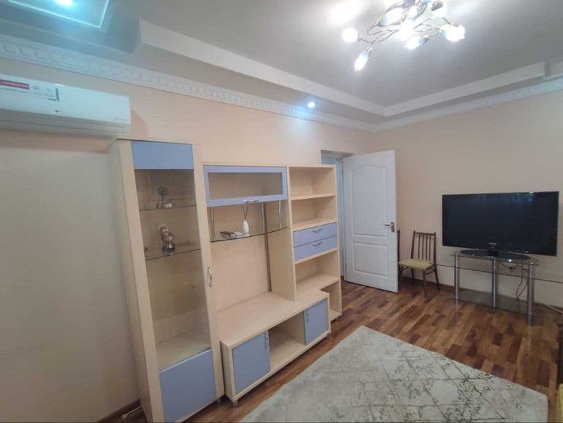 Сдаётся уютная двухкомнатная квартира в одном из самых удобн