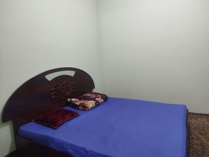 Sergeli 5 bekat yaqinida 2 xonali uy ijaraga beriladi srochn