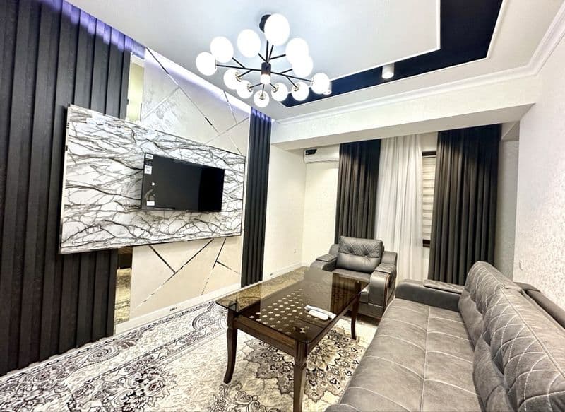 2 комната <br />
6 етаж <br />
10 етажност <br />
Евро ремон