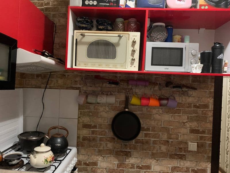 Sergili 5a 2 bekat yonida 3 xona uy oilaga ijaraga beriladi.