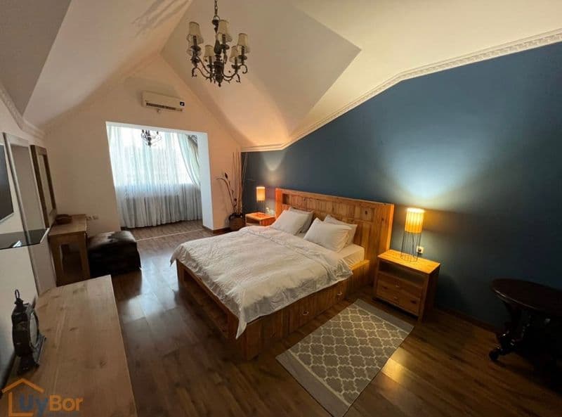 3 комнатная квартира, во всех комнатах имеется кондиционер +