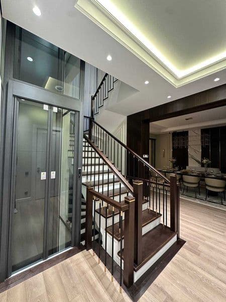 • Район: Мирабад <br />
• Мирабад Авеню<br />
• Комнат: 5<br