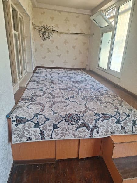 Arend farxadskiy bazar yonda<br />
2 xona 1 etaj <br />
2*6  — фото 3