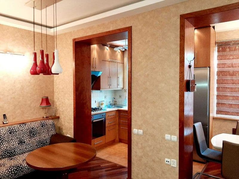 Сдается в аренду, минимум 6 месяцев<br />
2 спальни<br />
2 