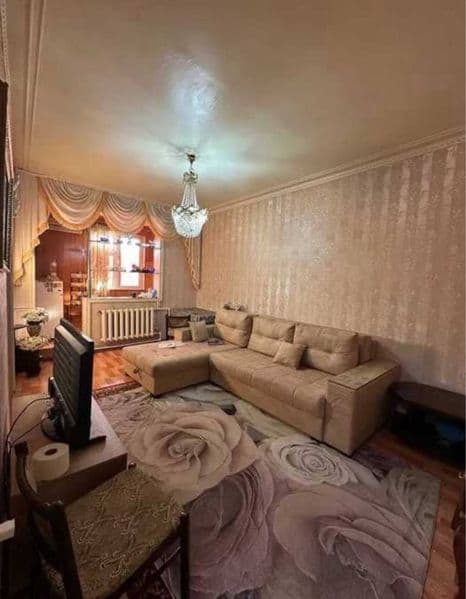 Мирзо-Улугбек <br />
Массив Феруза<br />
2/4/4<br />
40 кв2<