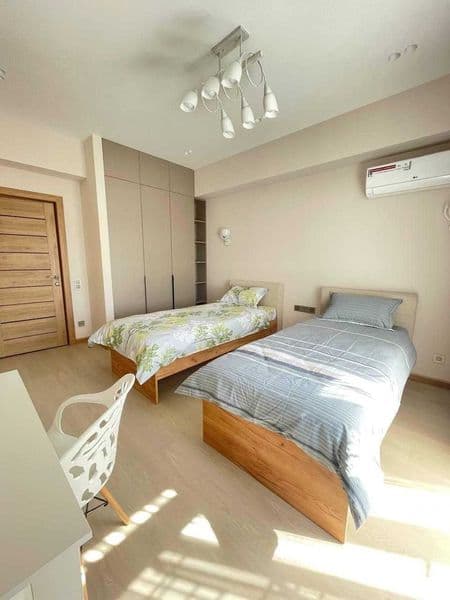 • Район: Мирзо Улугбек <br />
• <br />
• Комнат: 3<br />
• Э