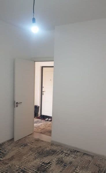 Olmos metroni yonidan bollarga sherikchilikka kvartira. Hamm