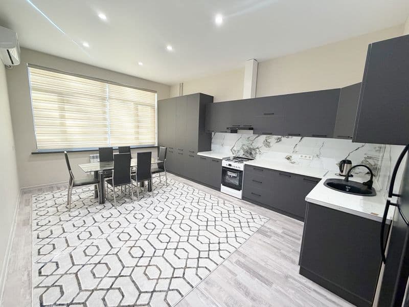 Новая квартира с новым ремонтом <br />
<br />
В квартире ник