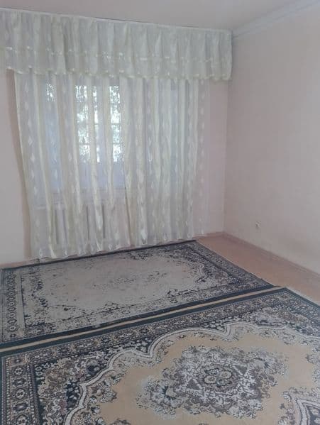 Uzoq muddatga kvartira ijaraga beriladi 2 xona. <br />
Balko