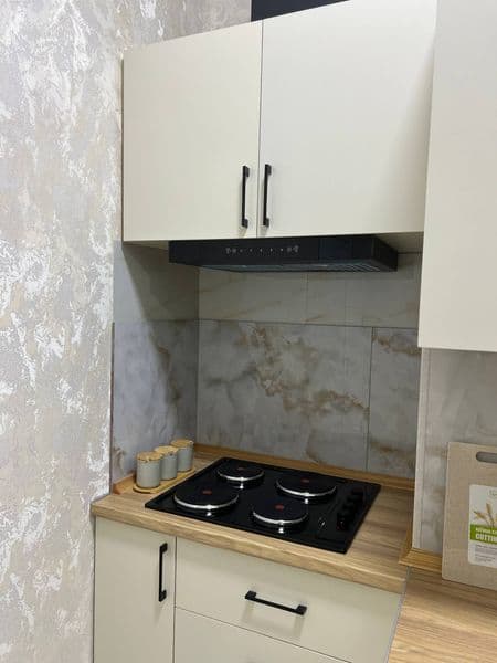 На юнус абаде 13 квартол улица районо или гороно возле школы — фото 5