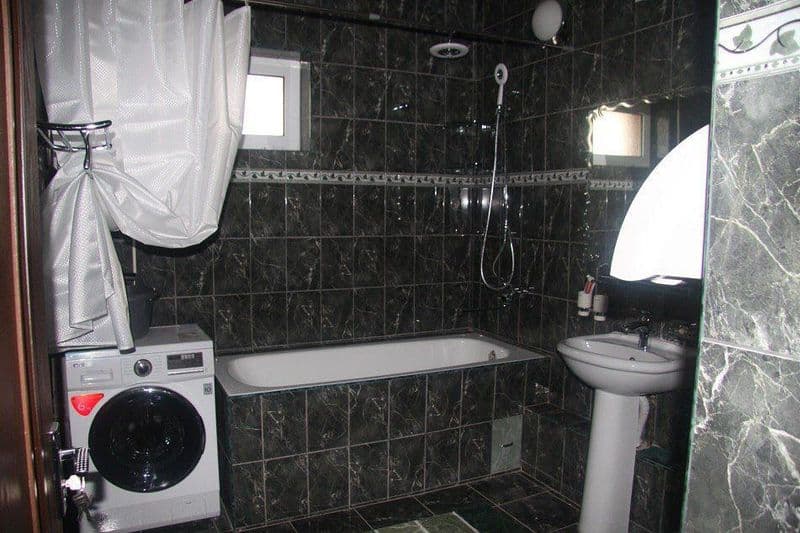 Сдаётся евро 3 комнатная на 3 этаже. ориентир Гранд Мир Отел — фото 2