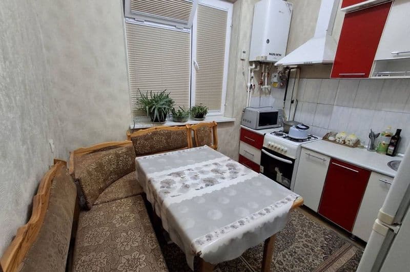 Chilonzor metroga 10 daqiqa yol 2 xona 350$ srochni odam qoy