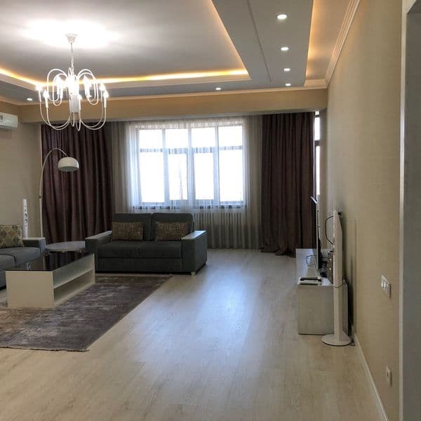 Ул Садыка Азимова <br />
<br />
Японское посольство <br />
< — фото 2