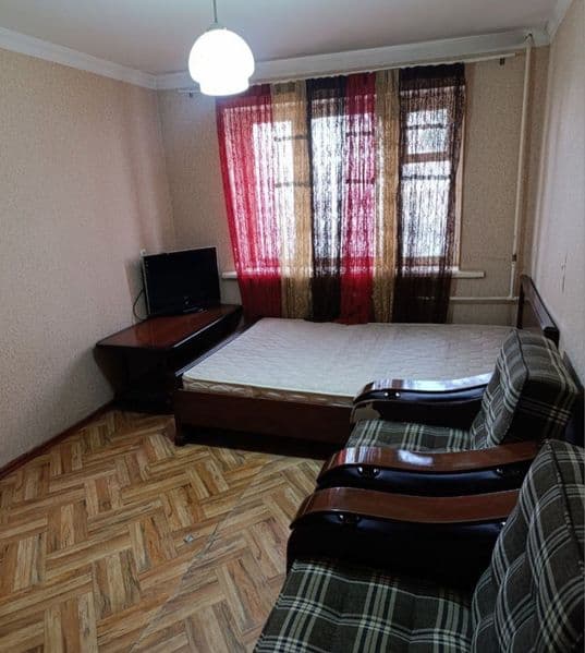 - Район: Юнусобод <br />
- Ориентир: эски тоштурма<br />
- К