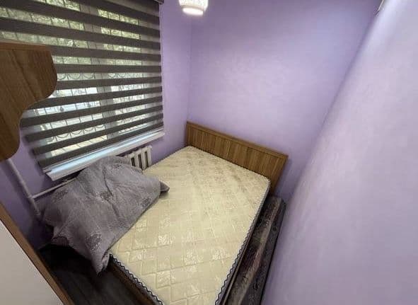 16- квартал. 1/2 переделанный 4 х этажка 1 й этаж. Новый све