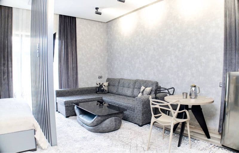 Отличное расположение дома - всё рядом - много магазинов, Це — фото 2