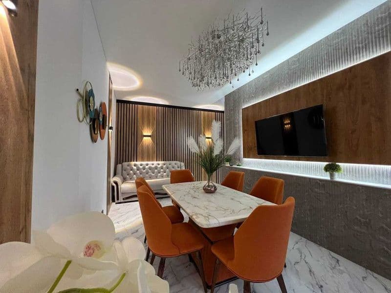 Сдаётся КЛАССНАЯ квартира<br />
<br />
• Район: Мирабадский<