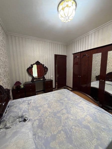 своя квартира 17 квартал юнусабад близко к метро туркистон, 