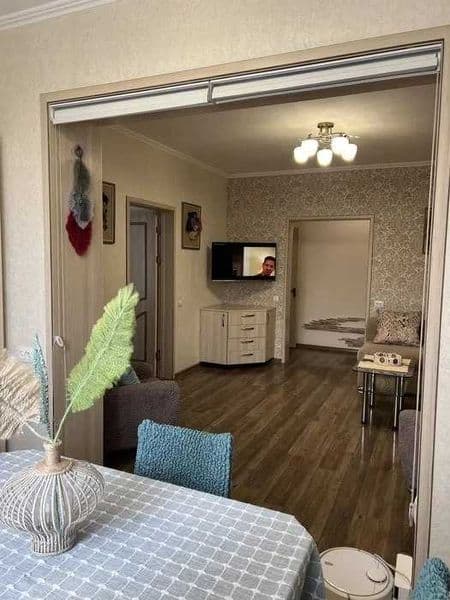 Сдаётся  Квартира по Нукусской <br />
Ориентир - Гламур<br /