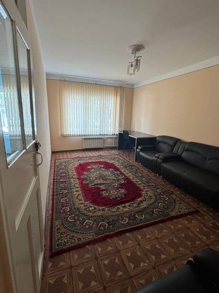 1 хонали уй ижарага берилади. Оилага  ёки болларга. Хамма ша