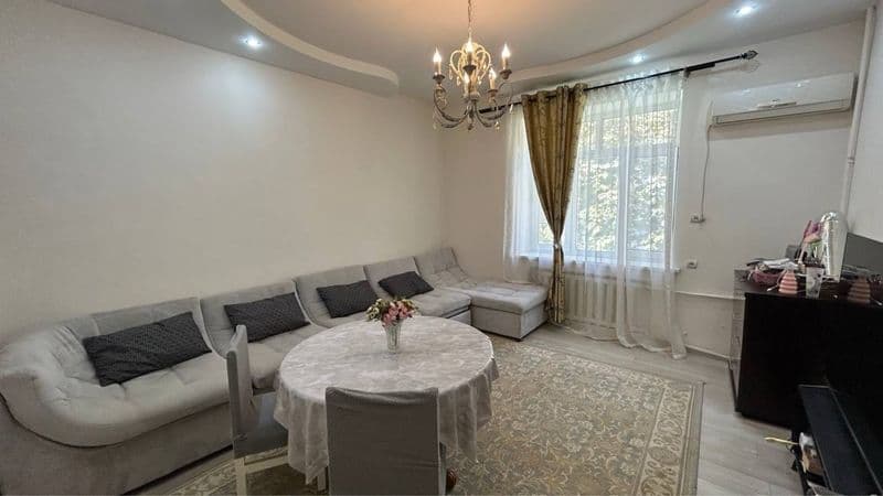 Сдаётся уютная квартира в Яккасарайском районе! 3/3/3<br />
