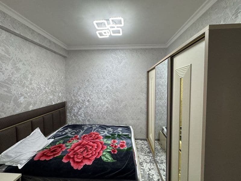 Yakkasaroy tumanida, Oybek metrosi yonida 2 xonali shinam va