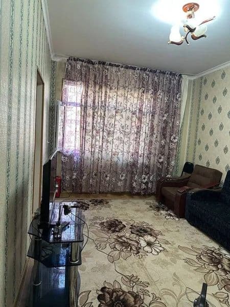 Чиланзар 6 квартал <br />
1 комнатная <br />
1 этаж <br />
4