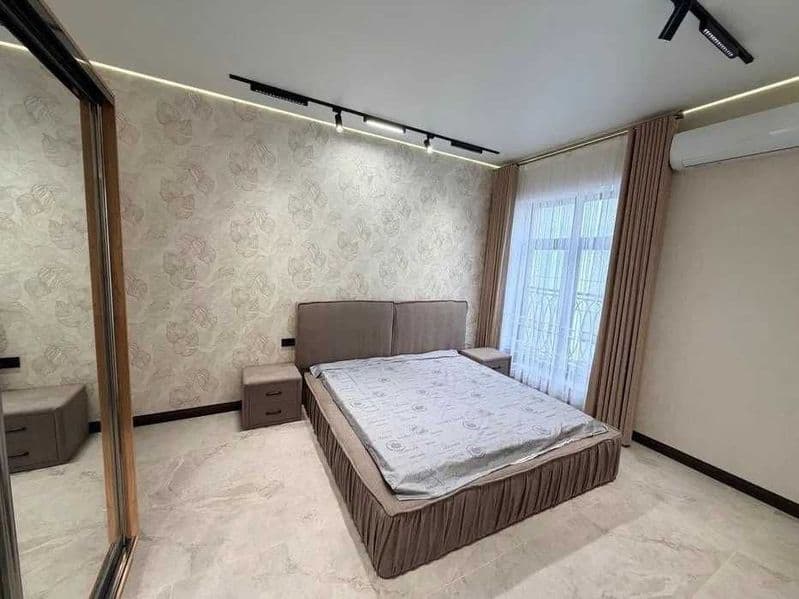 Arenda: Chilonzor tumani <br />
Arentr: Mirzo Ulug'bek metro