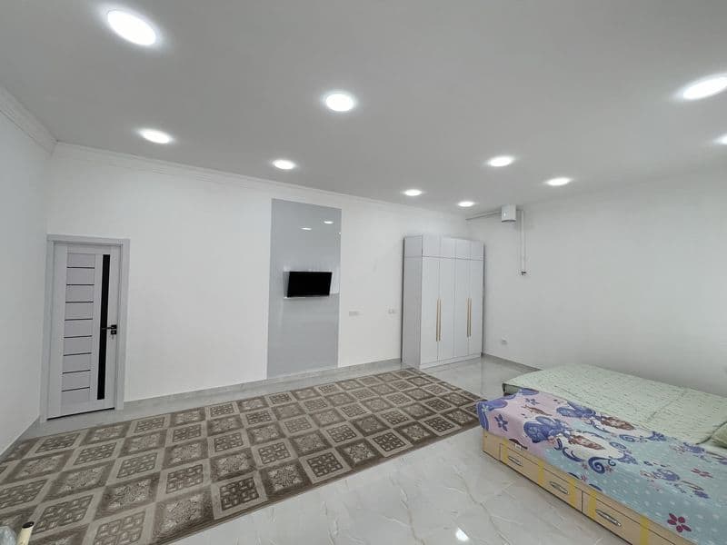 1 хоналик уйимни ижарага бераман, учқахрамондан 2км, янги қу — фото 2