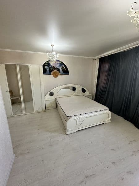 Сдается 2 комнатная квартира с мебелью техникой комнаты разд