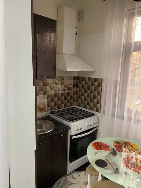 Чилонзор 8 квартал, 1хоналик 2 хона килинган, полный обстано — фото 4