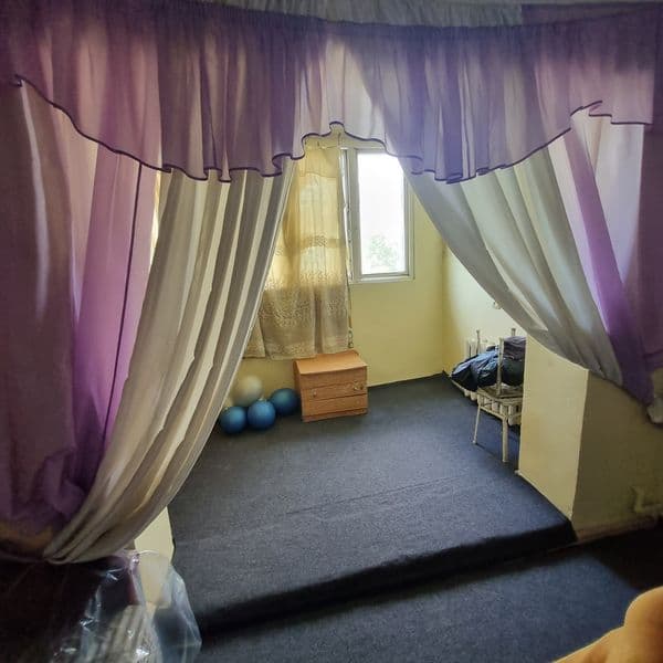 Здаю 3 комнатную квартиру метро Мерзо улугбек чиланзар . Пол