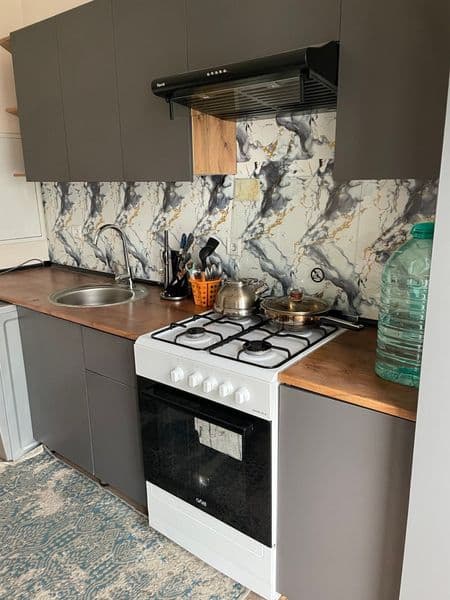 Arendaga kvartira 1 xonali razdelniy. Xamma sharoiti bor kir