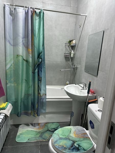 Сдается своя 1-комнатная квартира (без посредников).<br />
< — фото 4