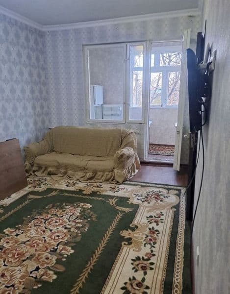 Юнус абад 4 квартал <br />
1 переделаная в 2 комнаты <br />
