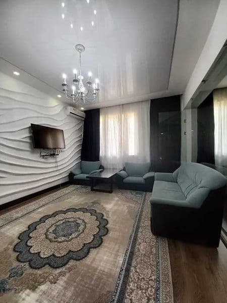 Район: Яккасарайский<br />
Адрес: бобур<br />
<br />
Комнат: