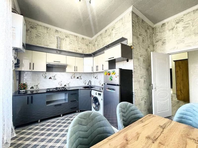 Yunusobod metro bekati<br />
Метро ёнида қулай ва тинч ҳудуд — фото 2