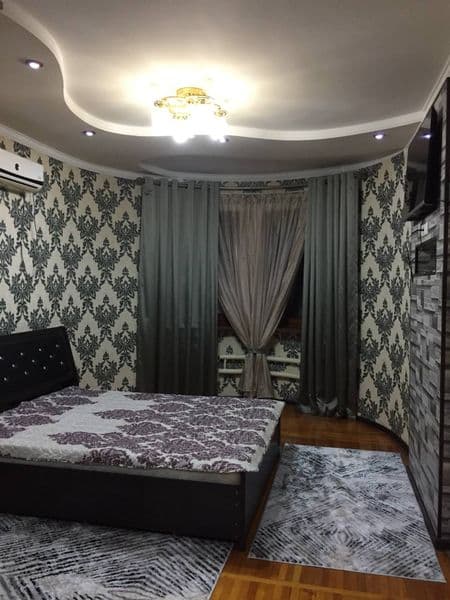 Сдаётся светлая 1-комнатная квартира, перепланированная в 2-