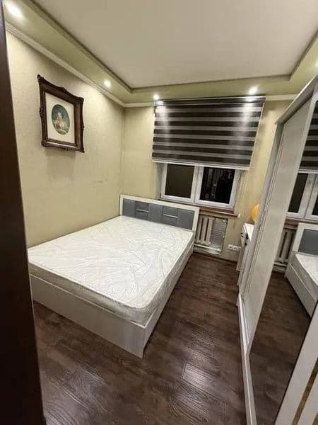 Uchtepa tumani orikzor bozorini oldida 2 xonali uy sharoiti 