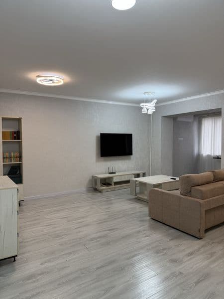 Сдаётся квартира на Ц1 . Полностью укомплектована мебелью ,  — фото 2