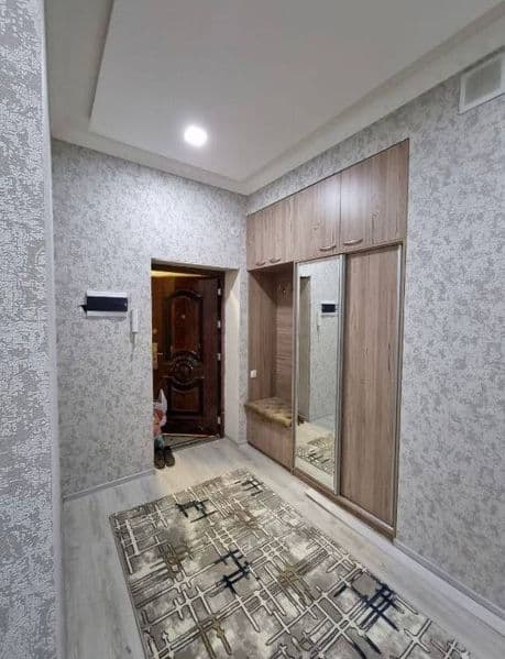 Отличное расположение дома - всё рядом - много магазинов, Це — фото 3